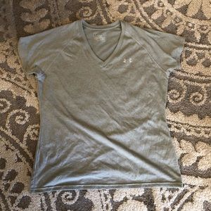 UA V-Neck Shirt